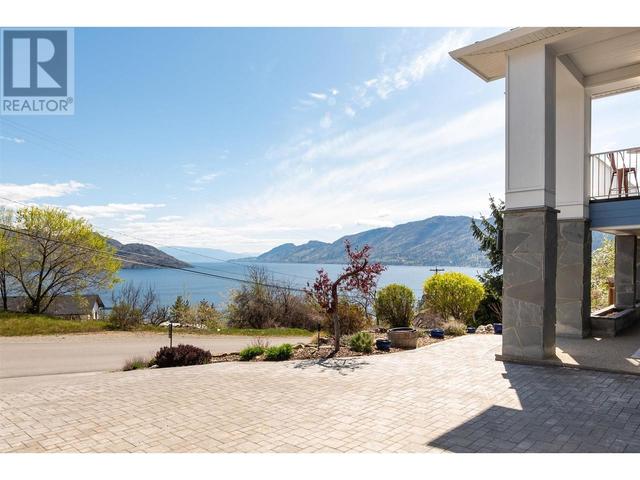 6148 Lipsett Avenue, House detached with 4 bedrooms, 2 bathrooms and 4 parking in Peachland BC | Image 4