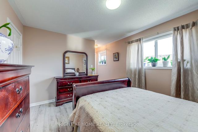 695 Edwards Ave W, House attached with 3 bedrooms, 3 bathrooms and 3 parking in Milton ON | Image 5