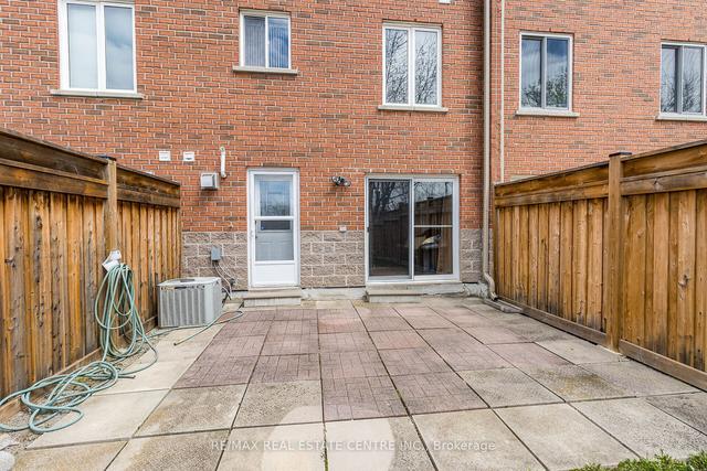 56 - 120 Railroad St, Townhouse with 3 bedrooms, 2 bathrooms and 2 parking in Brampton ON | Image 30