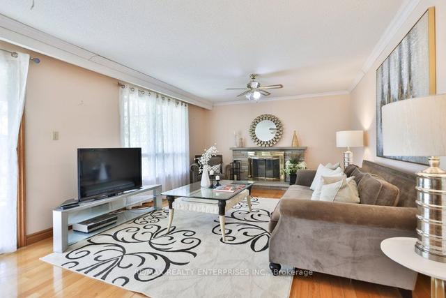 899 Hollowtree Cres, House detached with 4 bedrooms, 3 bathrooms and 6 parking in Mississauga ON | Image 34