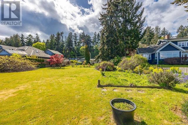 8028 Lantzville Rd, House detached with 4 bedrooms, 3 bathrooms and 4 parking in Lantzville BC | Image 6