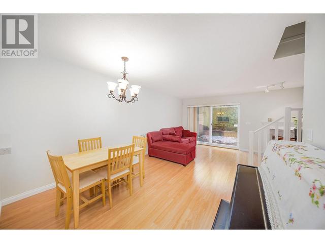35 - 6670 Rumble Street, House attached with 3 bedrooms, 3 bathrooms and 2 parking in Burnaby BC | Image 6