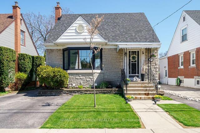 93 East 12th St, House detached with 3 bedrooms, 2 bathrooms and 4 parking in Hamilton ON | Image 23