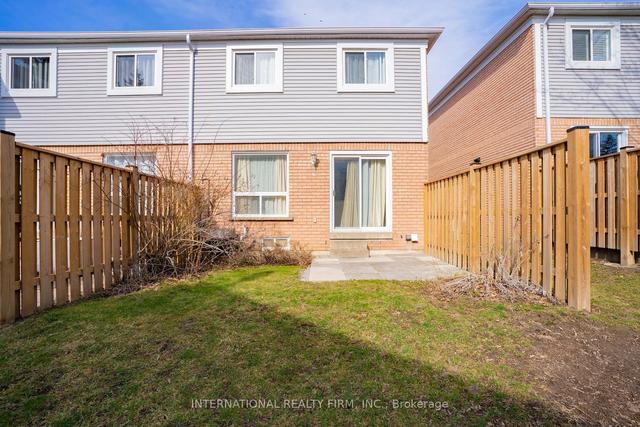 174 - 10 Basset Blvd E, Townhouse with 3 bedrooms, 3 bathrooms and 2 parking in Whitby ON | Image 27