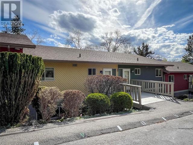 13 - 799 Creekside Road, House attached with 3 bedrooms, 1 bathrooms and 2 parking in Penticton BC | Image 2