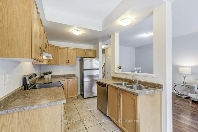 3 - 232 Stonehenge Rd, Townhouse with 3 bedrooms, 3 bathrooms and 3 parking in Hamilton ON | Image 7
