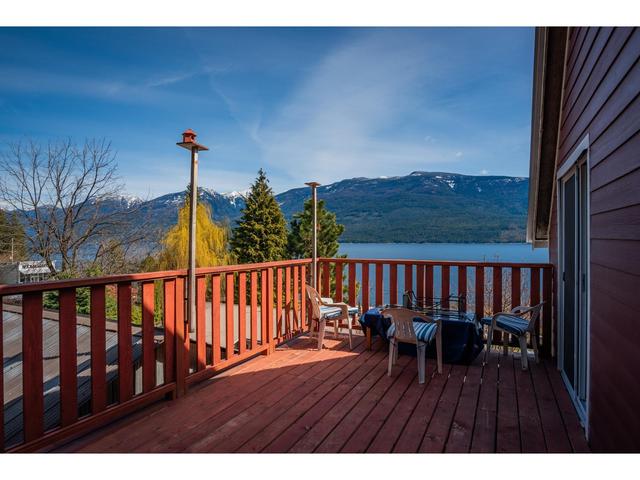 3553 Sprague Street, House detached with 2 bedrooms, 2 bathrooms and null parking in Central Kootenay D BC | Image 52