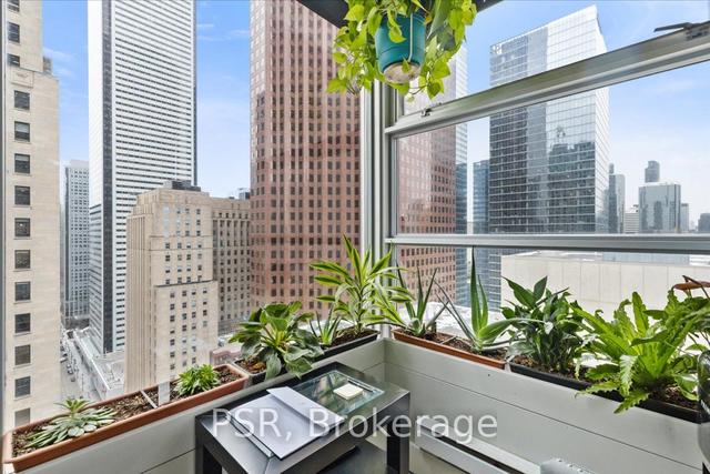 2402 - 1 King St W, Condo with 0 bedrooms, 1 bathrooms and 0 parking in Toronto ON | Image 14
