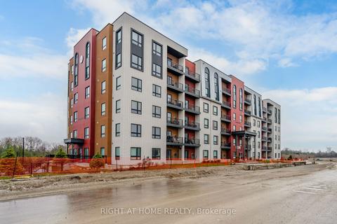 212 - 10 Culinary Lane, Condo with 2 bedrooms, 2 bathrooms and 1 parking in Barrie ON | Card Image