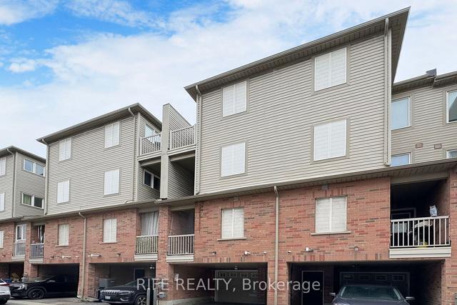 32 Odoardo Disanto Circ, House attached with 3 bedrooms, 4 bathrooms and 2 parking in Toronto ON | Image 29