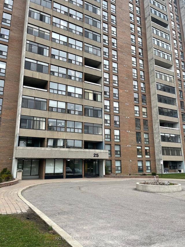 1911 - 25 Kensington Rd, Condo with 2 bedrooms, 2 bathrooms and 1 parking in Brampton ON | Image 1