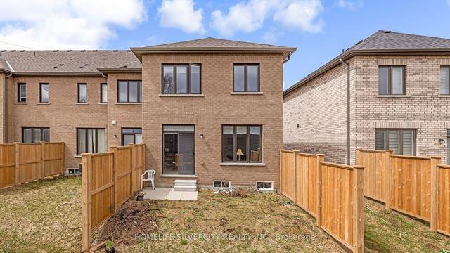 54 - 166 Deerpath Dr, House attached with 4 bedrooms, 3 bathrooms and 2 parking in Guelph ON | Image 25