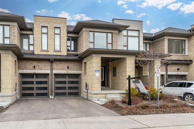 42 Donald Fleming Way, Townhouse with 3 bedrooms, 3 bathrooms and 2 parking in Whitby ON | Image 1