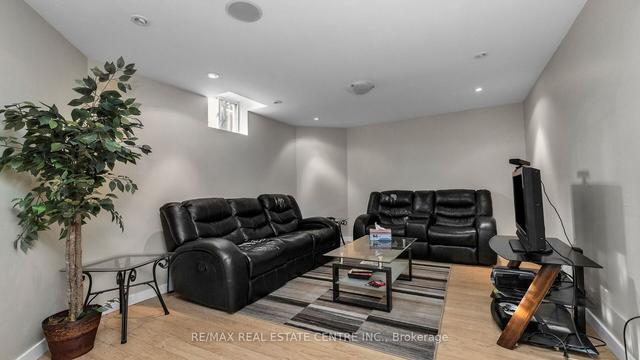 1494 Marshall Cres, House detached with 4 bedrooms, 3 bathrooms and 4 parking in Milton ON | Image 29