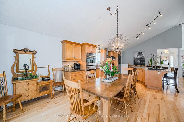 17 Milson Cres, House detached with 1 bedrooms, 3 bathrooms and 3 parking in Guelph ON | Image 8