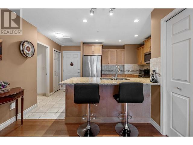 1001 - 2113 Atkinson Street, Condo with 2 bedrooms, 2 bathrooms and 1 parking in Penticton BC | Image 15