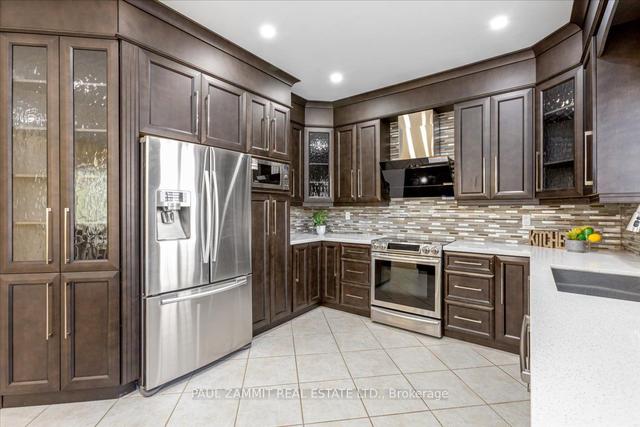 191 Lio Ave, House detached with 4 bedrooms, 4 bathrooms and 6 parking in Vaughan ON | Image 2