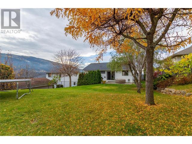 6725 Foothills Drive, House detached with 4 bedrooms, 2 bathrooms and 4 parking in Vernon BC | Image 4