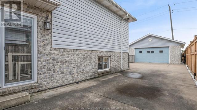 2563 Gem Avenue, House detached with 3 bedrooms, 2 bathrooms and null parking in Windsor ON | Image 30