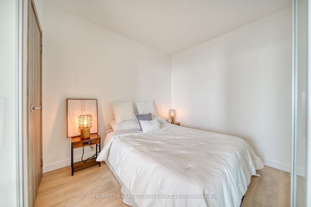 4710 - 38 Widmer St, Condo with 2 bedrooms, 1 bathrooms and 0 parking in Toronto ON | Image 7