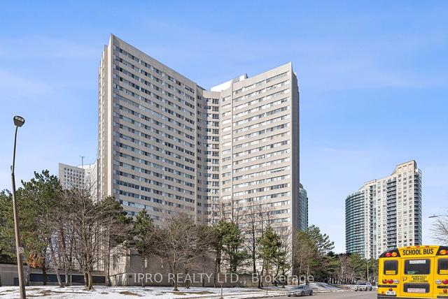 2305 - 3700 Kaneff Cres, Condo with 1 bedrooms, 1 bathrooms and 2 parking in Mississauga ON | Image 1