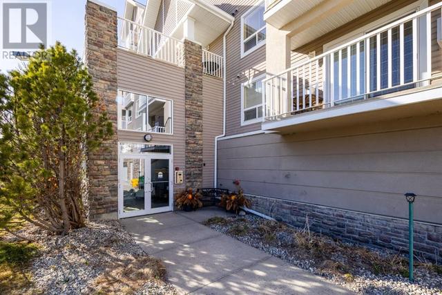 408, - 128 Centre Avenue, Condo with 2 bedrooms, 2 bathrooms and 1 parking in Cochrane AB | Image 2