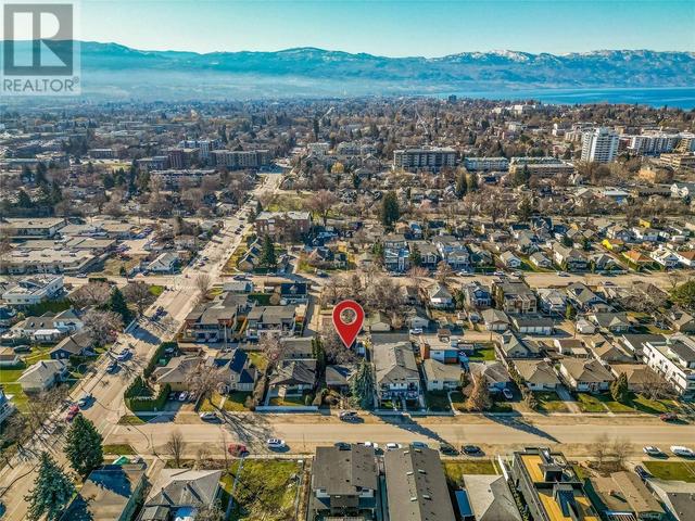 861 Martin Avenue, House detached with 5 bedrooms, 3 bathrooms and 4 parking in Kelowna BC | Image 4