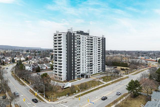 1003 - 2055 Upper Middle Rd, Condo with 2 bedrooms, 2 bathrooms and 1 parking in Burlington ON | Image 1