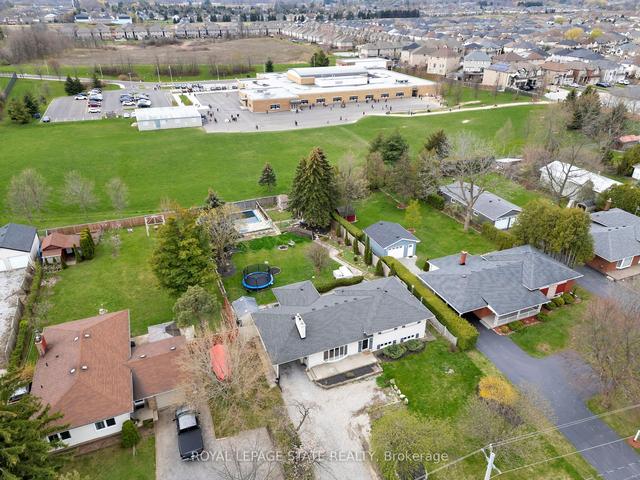 477 Rymal Rd W, House detached with 3 bedrooms, 1 bathrooms and 6 parking in Hamilton ON | Image 39