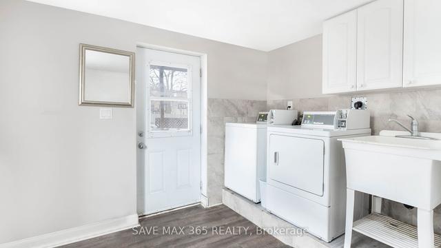 840 Duke St, House detached with 6 bedrooms, 3 bathrooms and 5 parking in Cambridge ON | Image 9