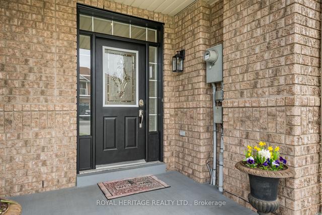 128 Angier Cres, House attached with 3 bedrooms, 3 bathrooms and 3 parking in Ajax ON | Image 23