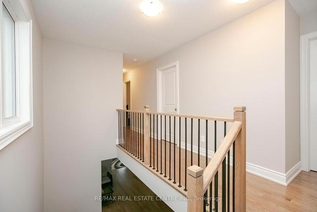 14 Ixworth Circ, House detached with 5 bedrooms, 4 bathrooms and 6 parking in Brampton ON | Image 14