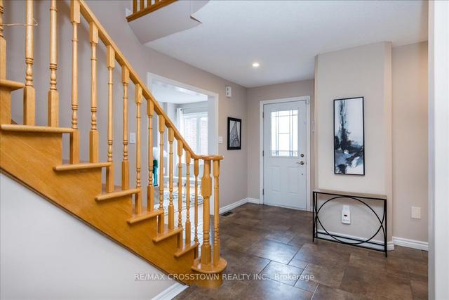 84 Hodgson Dr, House detached with 4 bedrooms, 3 bathrooms and 4 parking in Barrie ON | Image 12