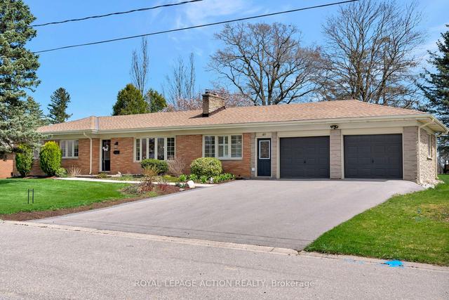 40 Davern Rd, House detached with 3 bedrooms, 3 bathrooms and 6 parking in Brantford ON | Image 1