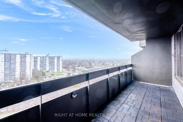 1608 - 11 Wincott Dr, Condo with 3 bedrooms, 2 bathrooms and 2 parking in Toronto ON | Image 9