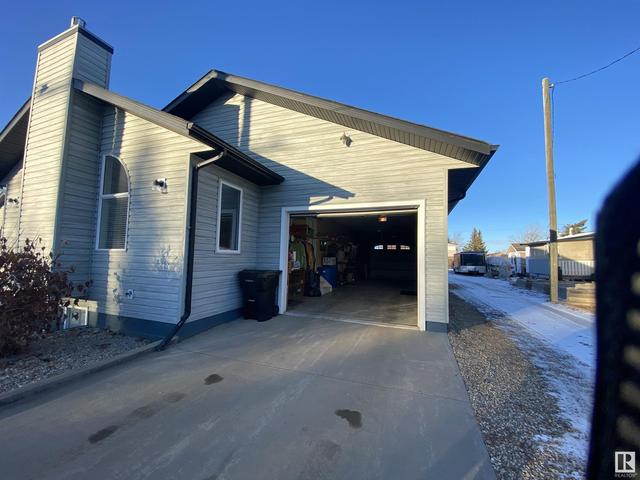 5112 52 St, House detached with 3 bedrooms, 3 bathrooms and null parking in Consort AB | Image 45