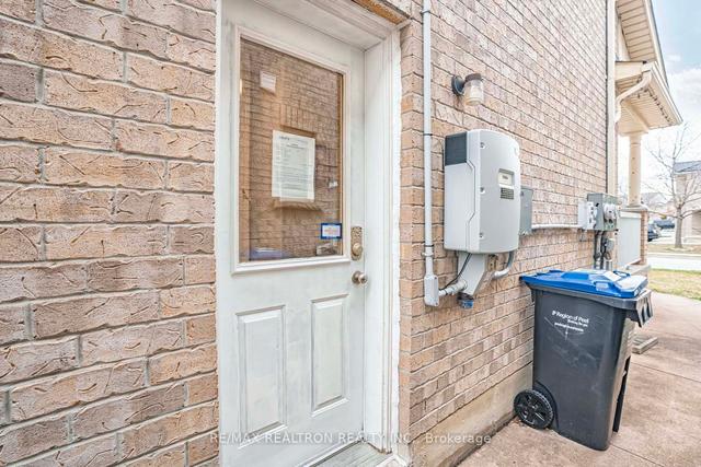 8 Alfonso Cres, House detached with 4 bedrooms, 4 bathrooms and 6 parking in Brampton ON | Image 19