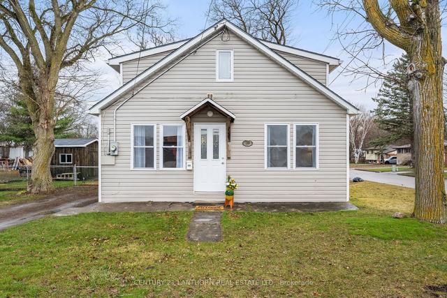680 Front St, House detached with 3 bedrooms, 1 bathrooms and 2 parking in Quinte West ON | Image 1