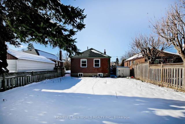 9 Dyson Blvd, House detached with 2 bedrooms, 2 bathrooms and 4 parking in Toronto ON | Image 17