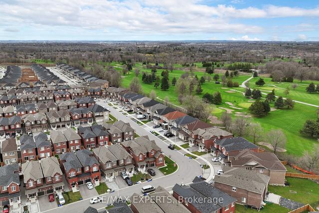 32 Titan Tr, House attached with 4 bedrooms, 4 bathrooms and 3 parking in Markham ON | Image 30