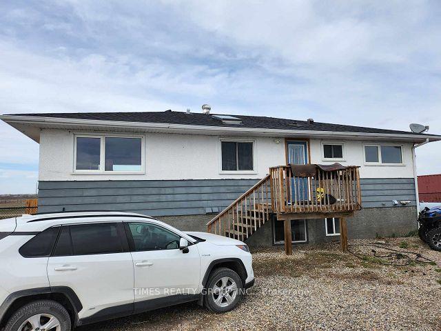 233055 Rge Rd 250, House detached with 2 bedrooms, 3 bathrooms and 14 parking in Wheatland County AB | Image 1