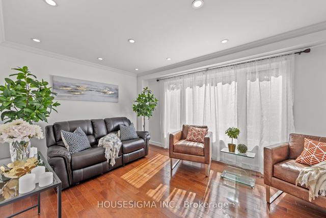 917 Harding St, House detached with 4 bedrooms, 3 bathrooms and 2 parking in Whitby ON | Image 2