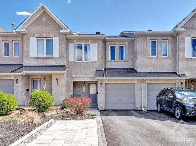 208 Greenridge Street, Townhouse with 3 bedrooms, 3 bathrooms and 3 parking in Ottawa ON | Image 1