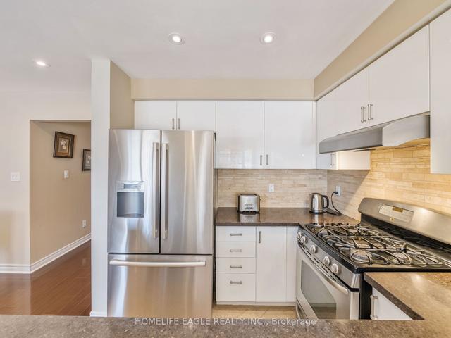 34 Kalmar Cres, House semidetached with 3 bedrooms, 4 bathrooms and 3 parking in Richmond Hill ON | Image 4