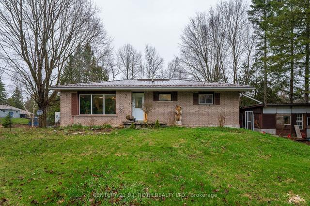 10 Cockburn St, House detached with 3 bedrooms, 2 bathrooms and 11 parking in Kawartha Lakes ON | Image 1