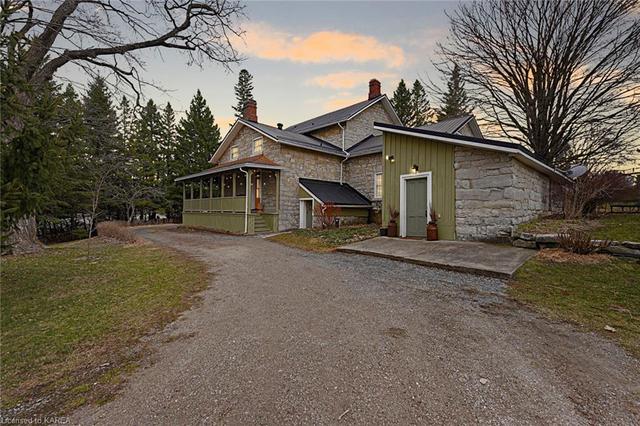 1775 Highway 38 Highway, House detached with 5 bedrooms, 2 bathrooms and 8 parking in Kingston ON | Image 1