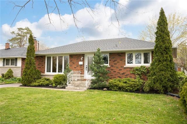 6 Robert Street, House detached with 4 bedrooms, 2 bathrooms and 4 parking in St. Catharines ON | Image 12