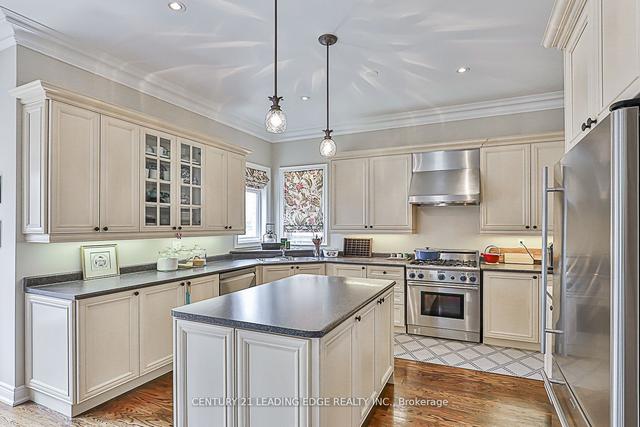 24 Crossroads Dr, House detached with 4 bedrooms, 5 bathrooms and 4 parking in Richmond Hill ON | Image 6