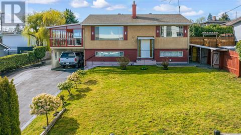 503 Third St, House detached with 3 bedrooms, 2 bathrooms and 6 parking in Nanaimo BC | Card Image