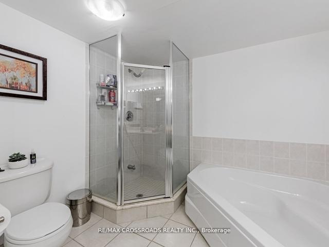 302 - 5 Emerald Lane, Condo with 2 bedrooms, 2 bathrooms and 2 parking in Vaughan ON | Image 5